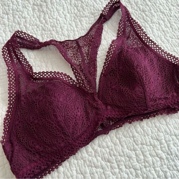 ✨ Victoria’s Secret Women’s Maroon Padded Lace Bralette Medium - Picture 2 of 5